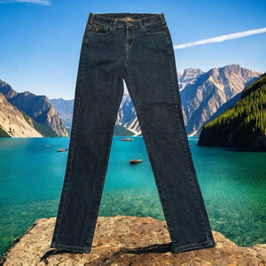 Moon Climbing Denim Blue Jeans Size Medium Mid Rise Straight Leg StretchPockets